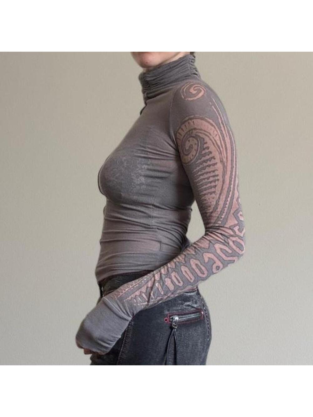 Y2K cop copine sheer turtleneck 2026